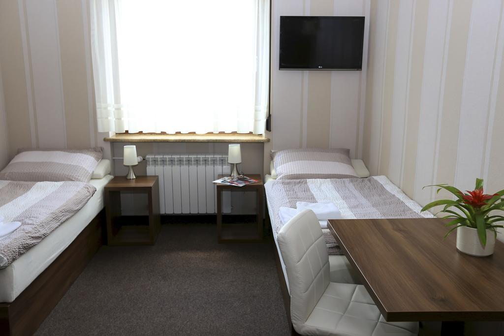 10 Bed And Breakfast Poznan Bilik gambar